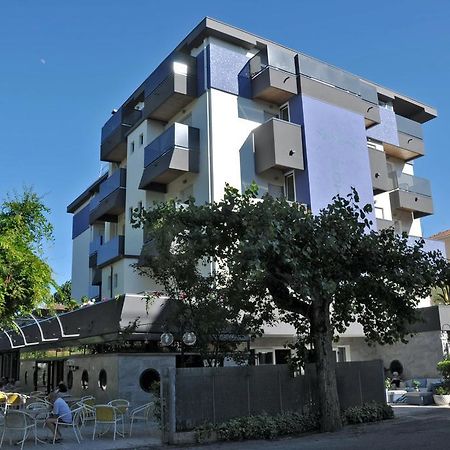 Hotel Carol Римини Екстериор снимка