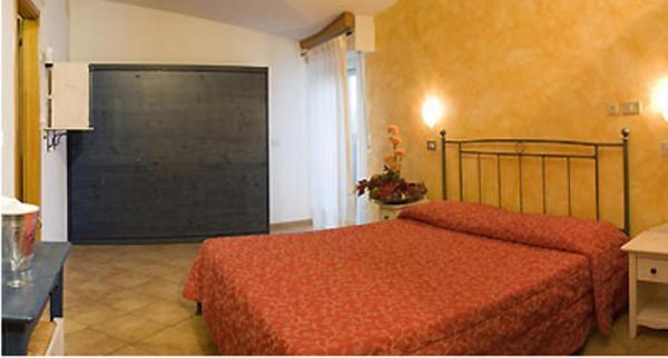 Hotel Carol Римини Стая снимка