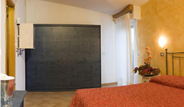 Hotel Carol Римини Стая снимка