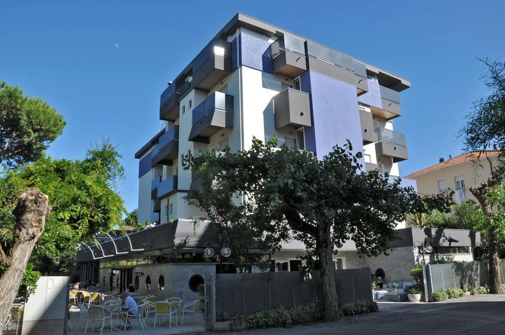 Hotel Carol Римини Екстериор снимка